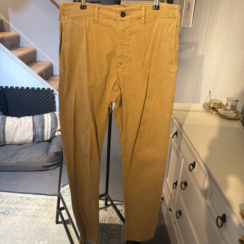 AE 33x34 Men's Khakis